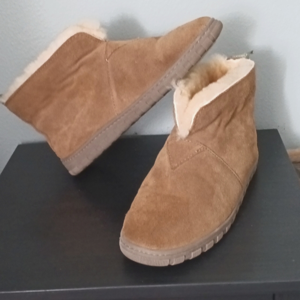 Men's Cloud Nine/Cloud 9 - Real Suede & Sheepskin Slippers Size 8 EUC